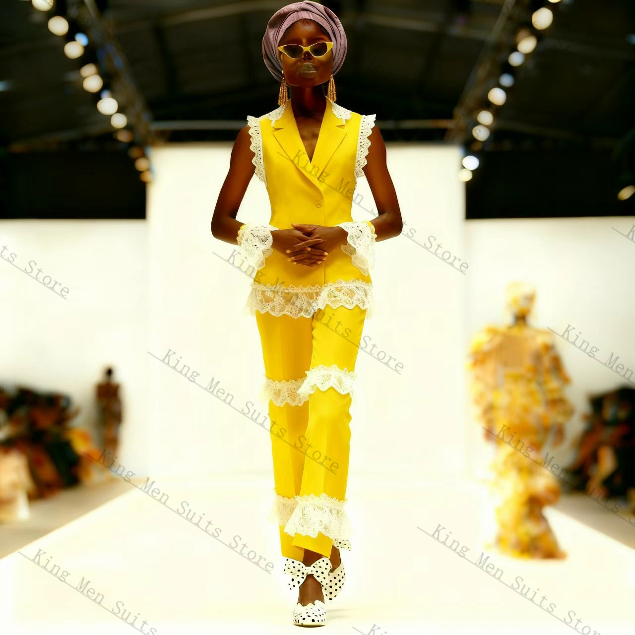 Yellow Formal Wear Women - Sarı Beyaz Dantel Kadın Takım Elbise