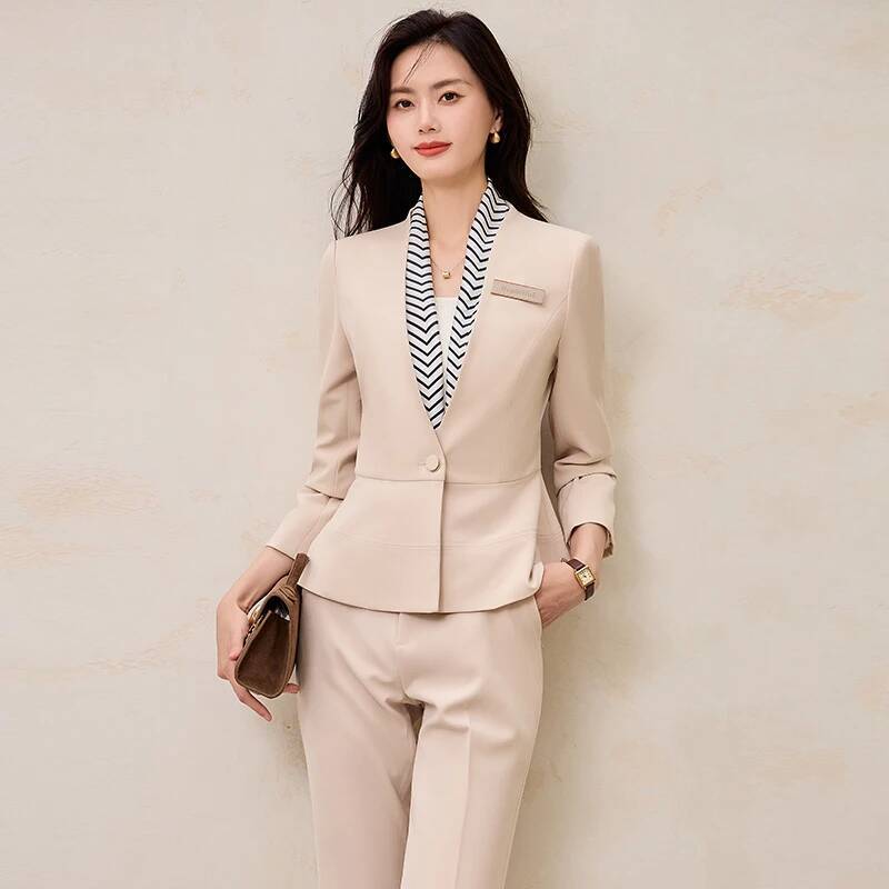 Resmi Üniforma Stilleri Kadın  - Women Formal Wear For Interview incelemesi ve fiyatı