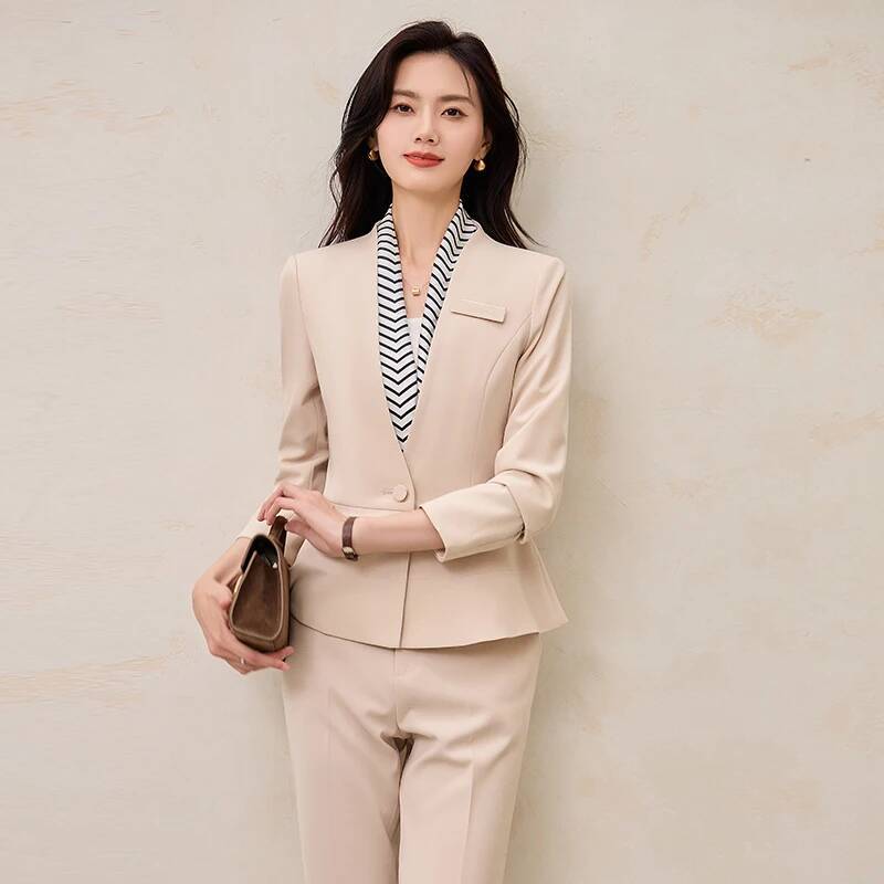 Resmi Üniforma Stilleri Kadın  - Women Formal Wear For Interview incelemesi ve fiyatı